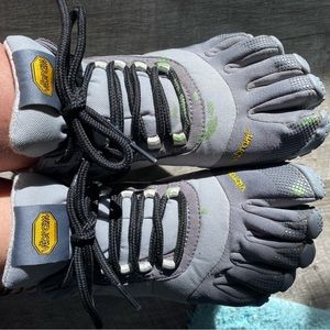 Vibram five finger trek hiking boots